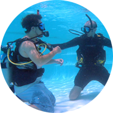 PADI oktató medence